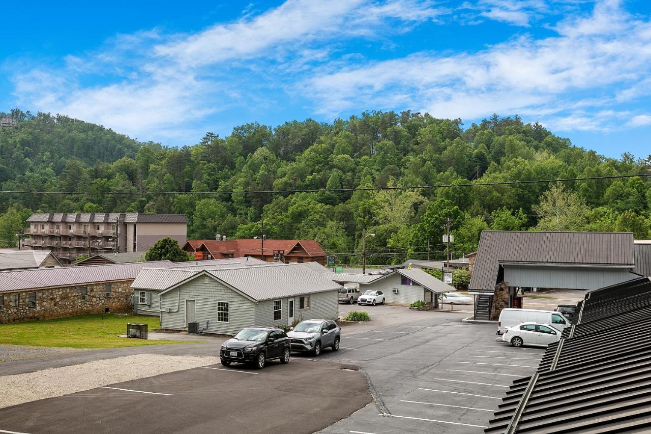 Gatlinburg Mountain Inn Exterior photo