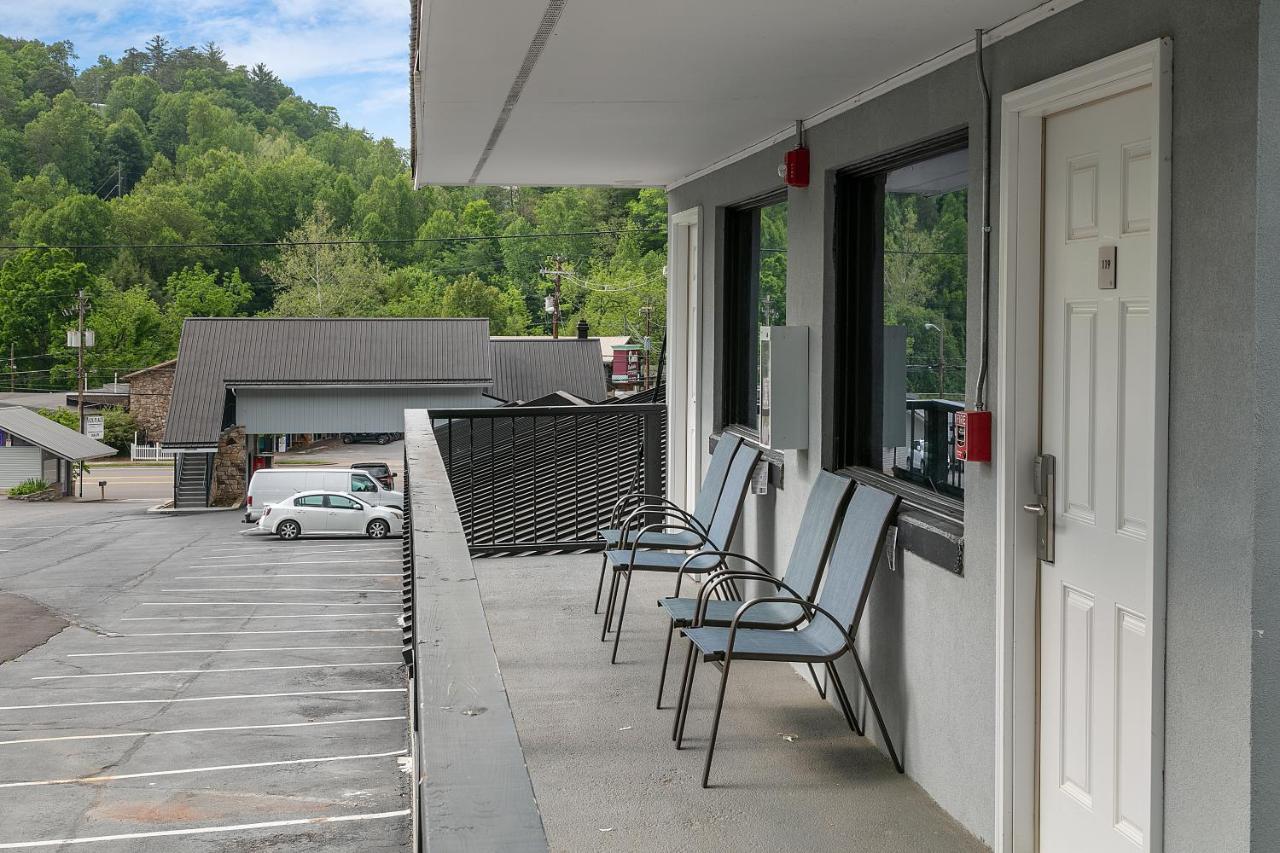 Gatlinburg Mountain Inn Exterior photo